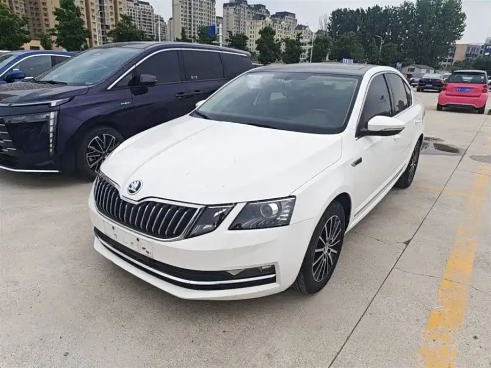 Skoda Octavia 1.5L Automatic Smart Luxury China VI 2019