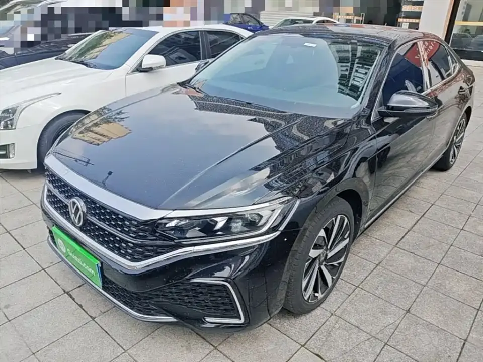 Volkswagen Passat 330TSI Starlight Elite Edition 2022