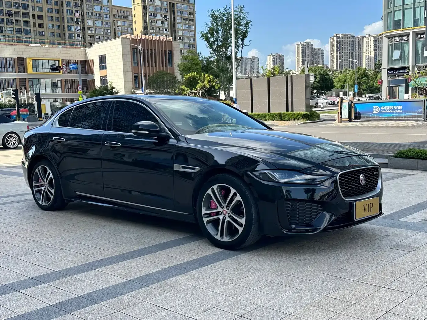 Jaguar XEL 2.0T 250PS R-DYNAMIC S Progressive Sport Edition 2022 — фото 3