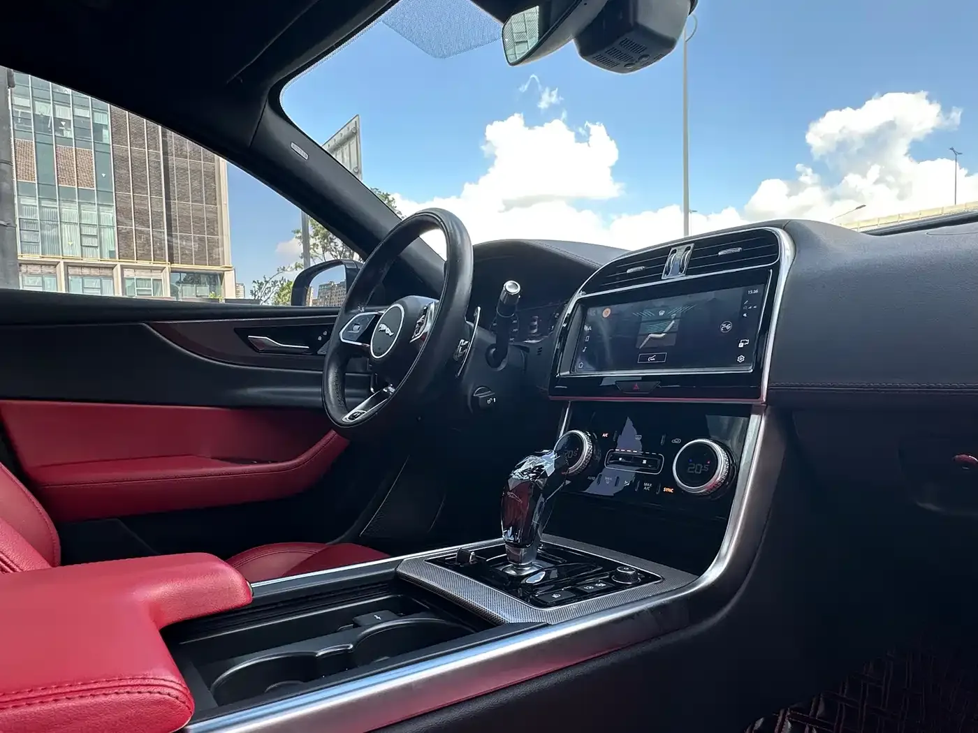 Jaguar XEL 2.0T 250PS R-DYNAMIC S Progressive Sport Edition 2022 — фото 8