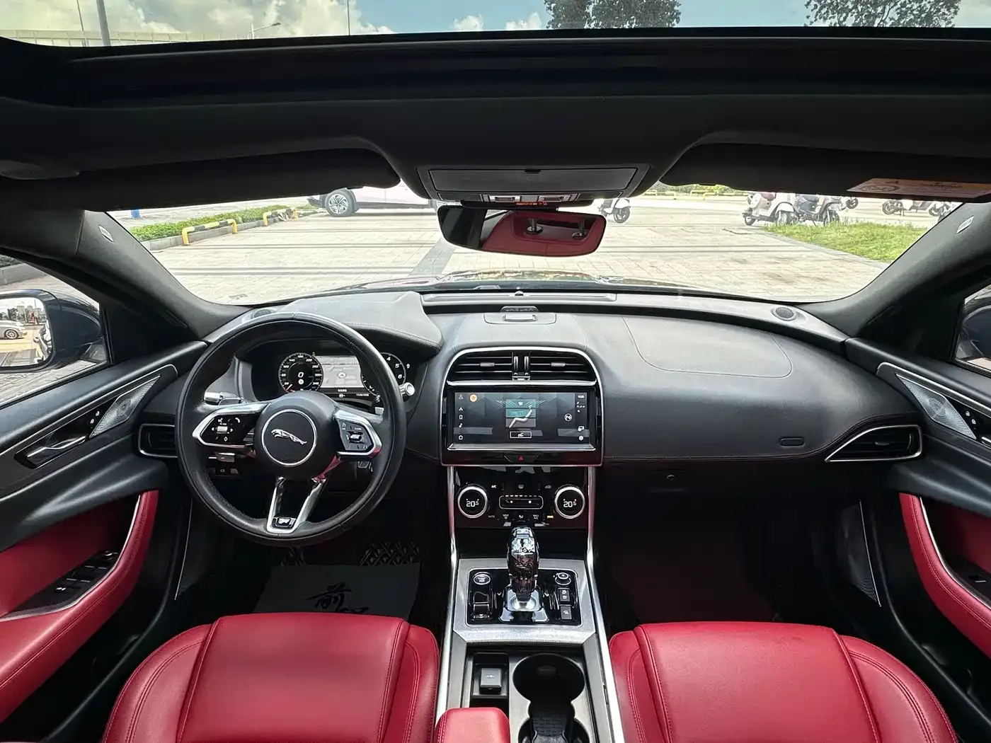 Jaguar XEL 2.0T 250PS R-DYNAMIC S Progressive Sport Edition 2022 — фото 6