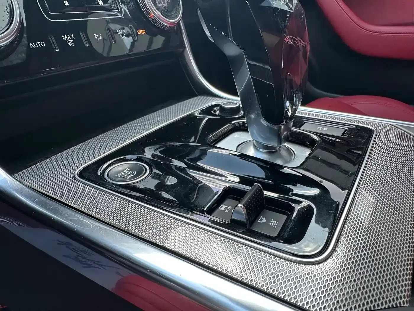 Jaguar XEL 2.0T 250PS R-DYNAMIC S Progressive Sport Edition 2022 — фото 13