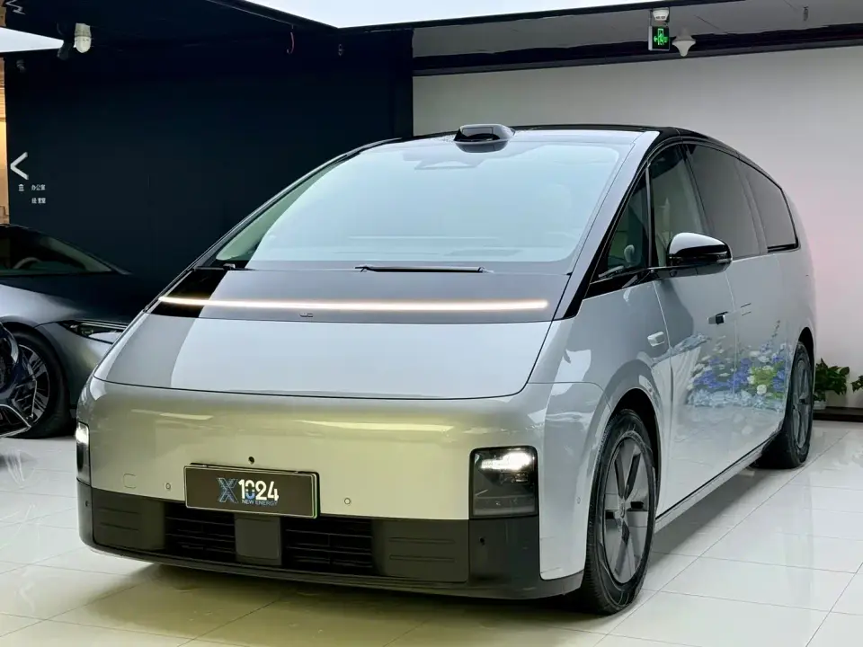 Li Auto MEGA Ultra 2024