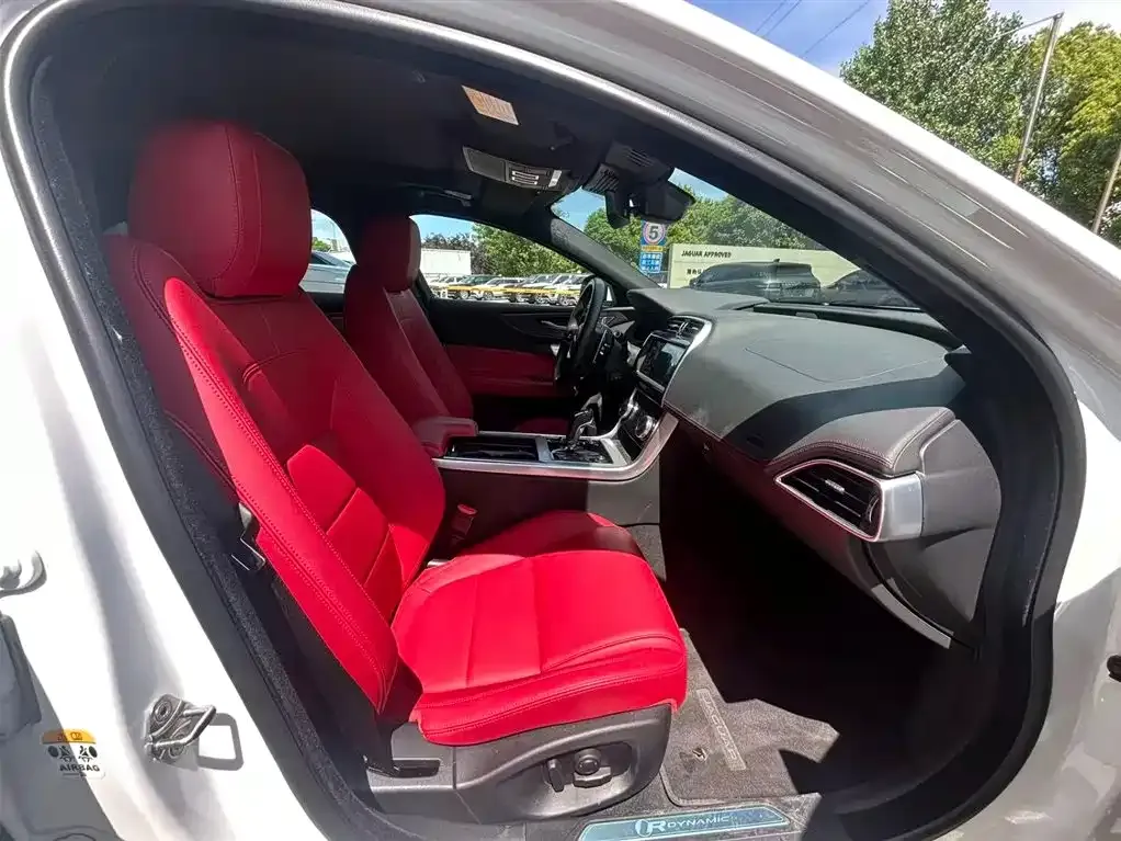 Jaguar XEL Model 2.0T 250PS R-DYNAMIC S Progressive Sport Edition 2025 — фото 10
