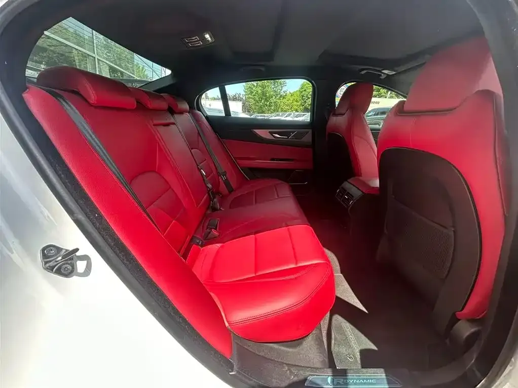 Jaguar XEL Model 2.0T 250PS R-DYNAMIC S Progressive Sport Edition 2025 — фото 13