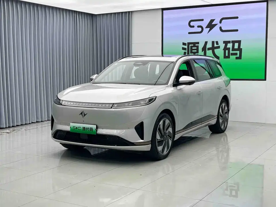 Dongfeng Yipai eπ008 210Ultra Range Extender 5-Seater 2024