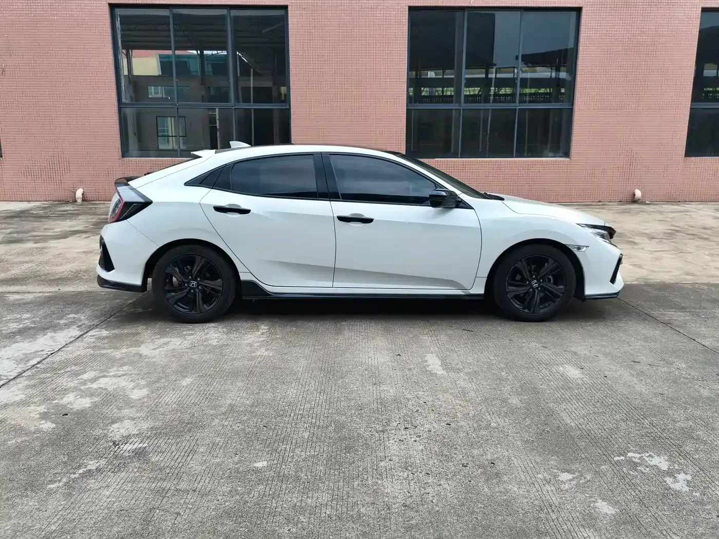 Honda Civic Hatchback 220TURBO CVT Sport 2022 — фото 4