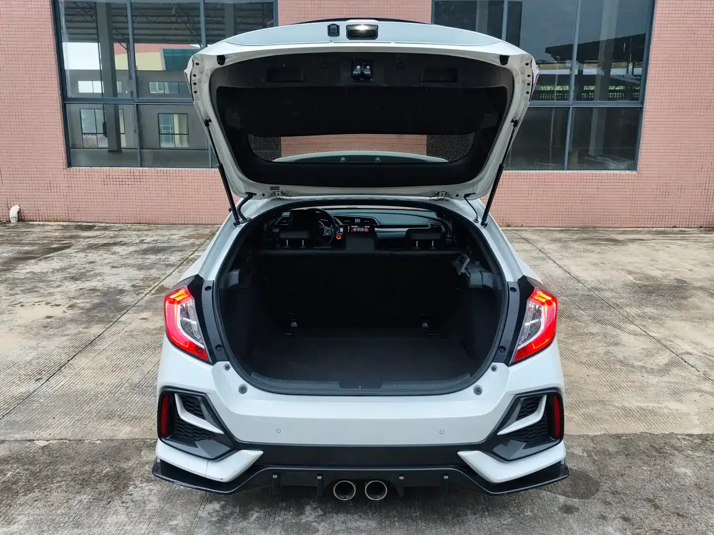 Honda Civic Hatchback 220TURBO CVT Sport 2022 — фото 20