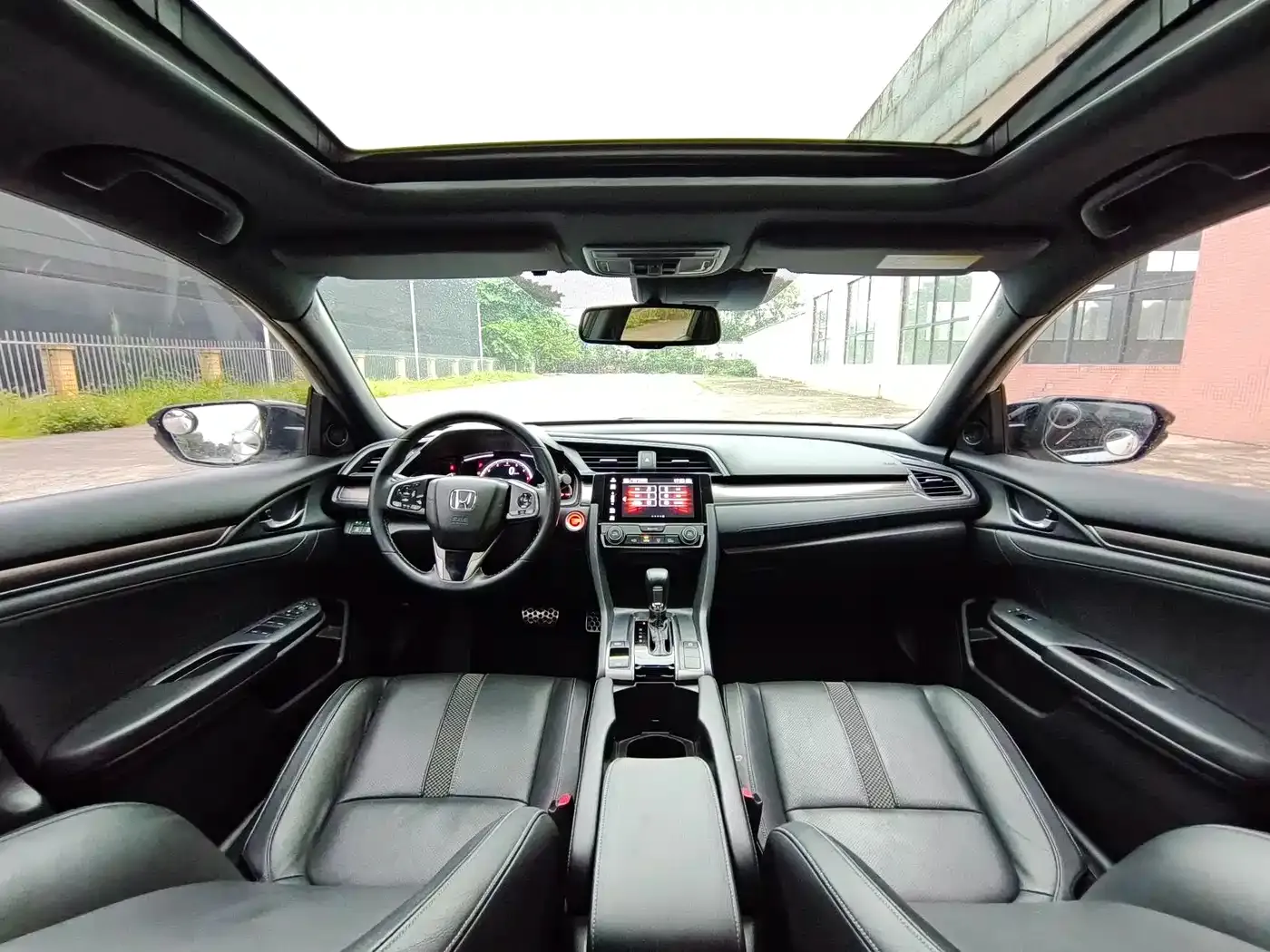 Honda Civic Hatchback 220TURBO CVT Sport 2022 — фото 15