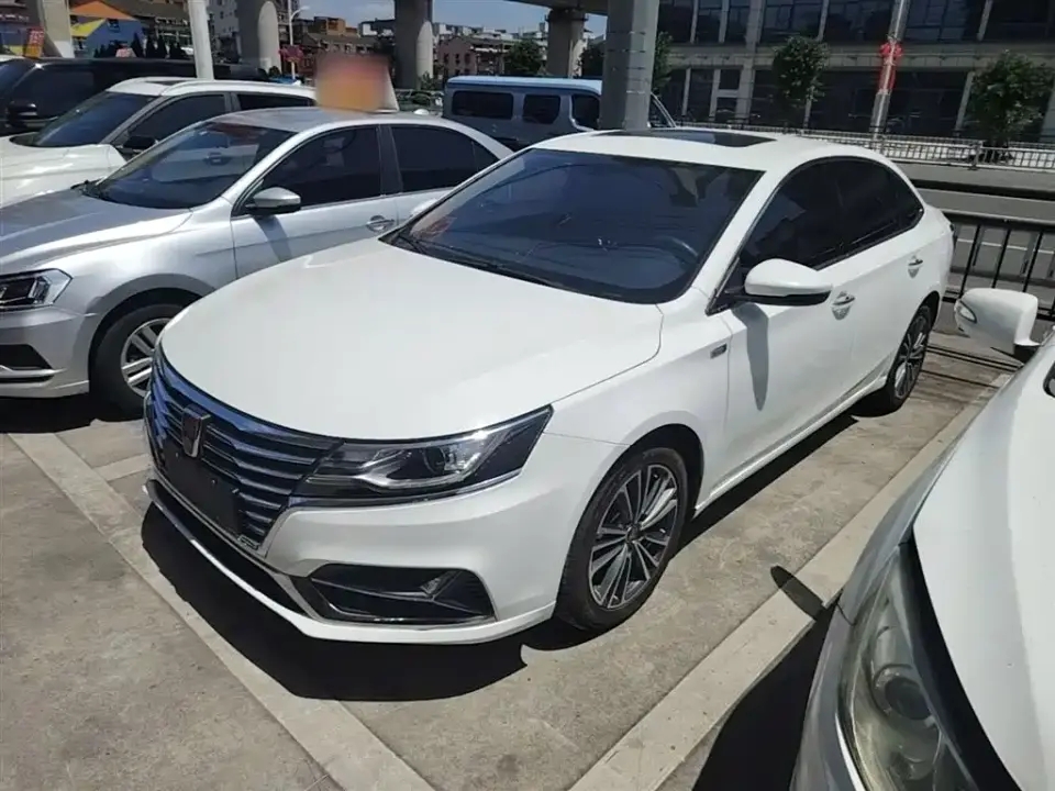 Roewe i6 PLUS 1.6L Manual 4G Connected Glory Flagship Edition 2019
