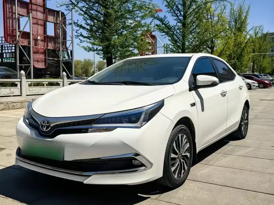 Toyota Corolla Twin Engine E+ 1.8L E-CVT Leading Edition 2020