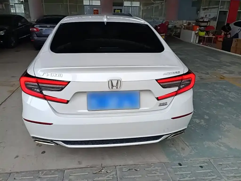 Honda Accord 260TURBO Luxury Edition 2022 — фото 6