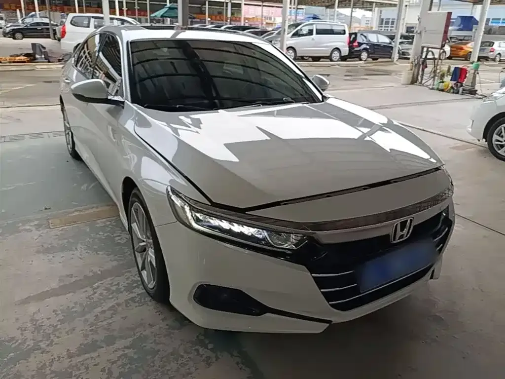 Honda Accord 260TURBO Luxury Edition 2022 — фото 4