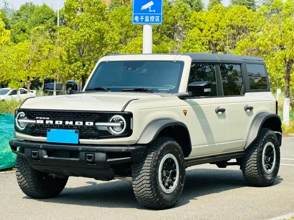 Ford Bronco 2.3T Badlands 2025