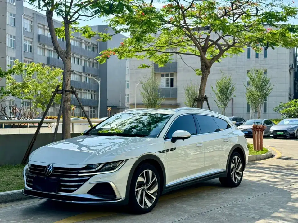 Volkswagen FAW-Volkswagen CC Shooting Brake 330TSI Hunter Eye Shared Edition 2025