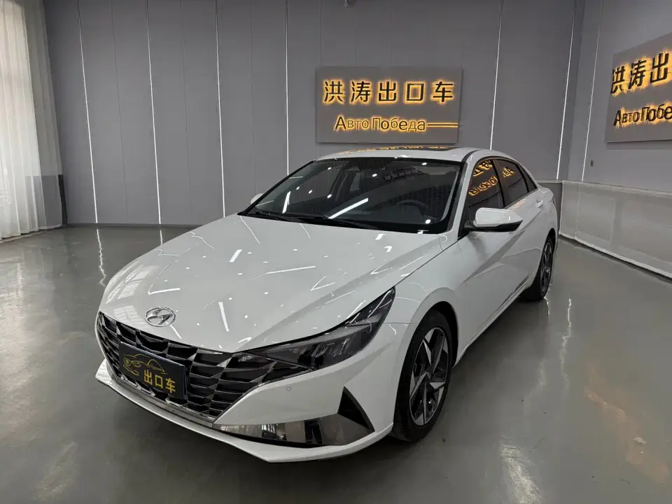 Hyundai Elantra 1.5L CVT LUX Premium Edition 2022