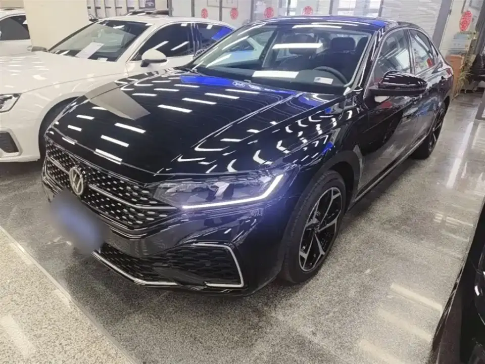 Volkswagen Passat Outstanding Edition 330TSI Starlight Elite Version 2026