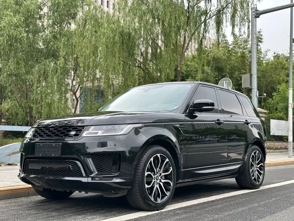 Land Rover Range Rover Sport 3.0 L6 Gloss Black Edition 2021
