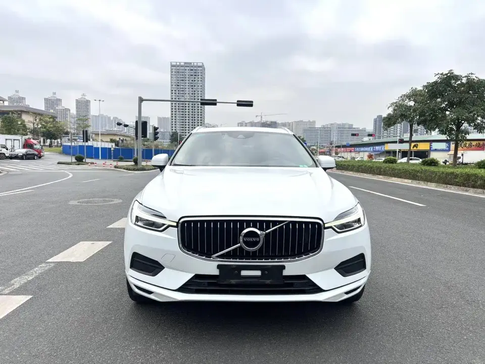 Volvo XC60 T5 4WD Intelligent Distance China VI 2019