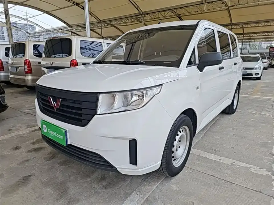 Wuling Motors Wuling Hongguang PLUS 1.5L Manual Standard 5-seater 2024