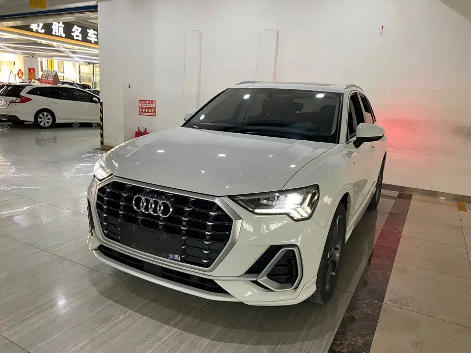 Audi Q3 35 TFSI Fashion Dynamic (1.4T) 2023