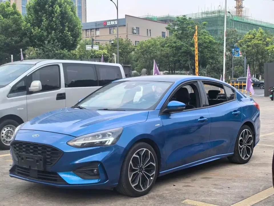 Ford Focus Sedan EcoBoost 180 Auto ST Line 2022