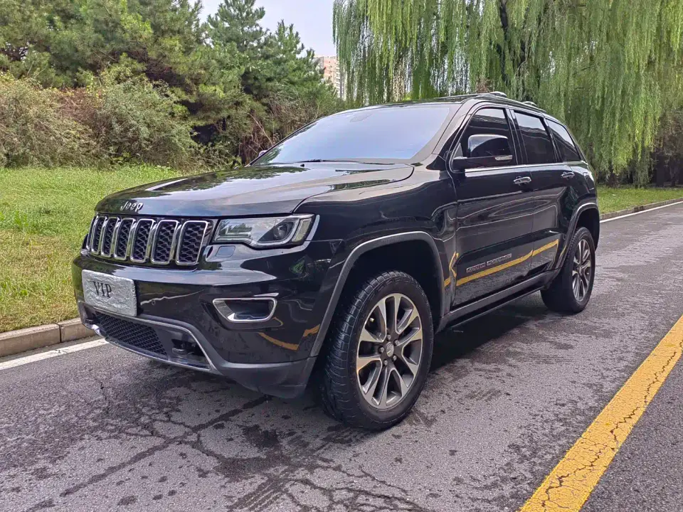 Jeep Grand Cherokee (Import) 3.0L Comfort Navigation Edition 2019