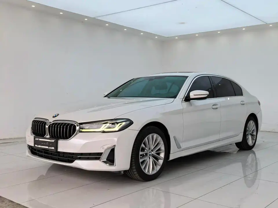BMW 5 Series 525Li Luxury Package 2022