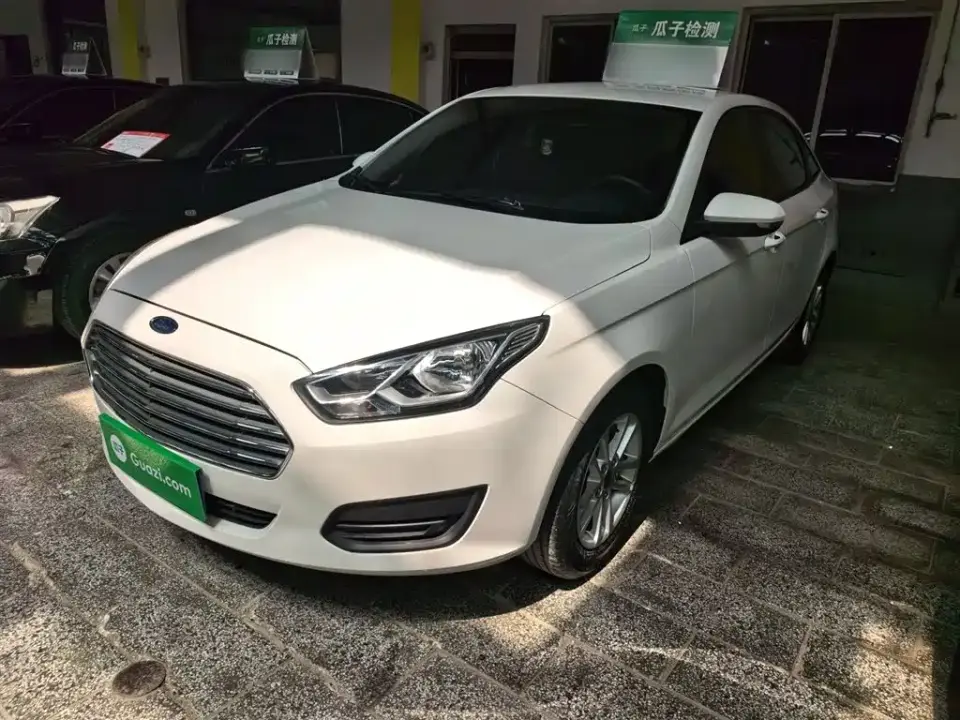 Ford Escort Facelift 1.5L Auto Premium Edition (TPMS) China VI 2021
