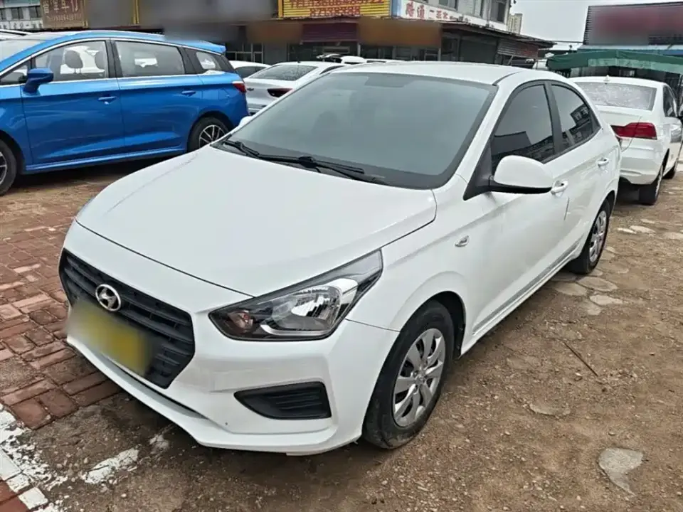 Hyundai Verna 1.4L Manual Renewal Edition China VI 2020