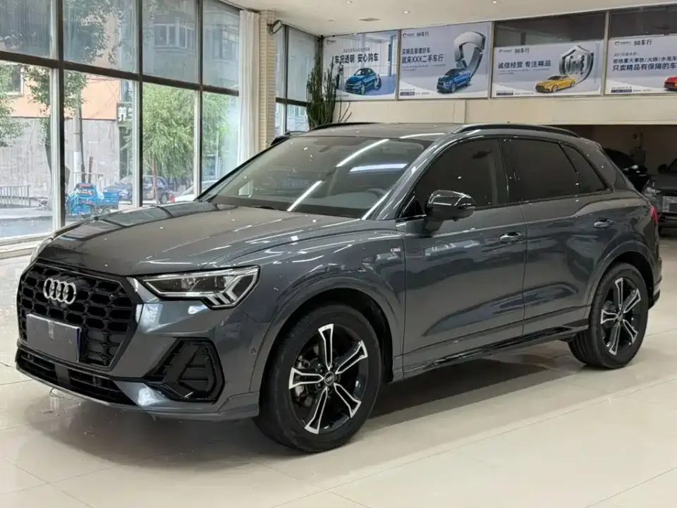 Audi Q3 35 TFSI Fashion Dynamic (1.4T) 2022