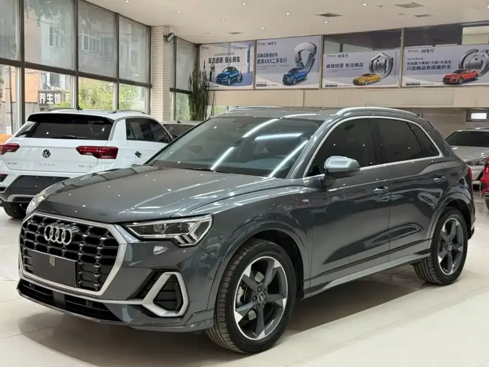 Audi Q3 35 TFSI Fashion Dynamic (1.4T) 2023