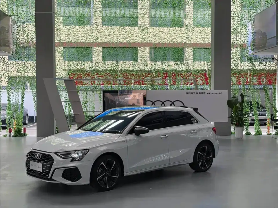 Audi A3 Model Sportback 35 TFSI Fashion Sport 2024