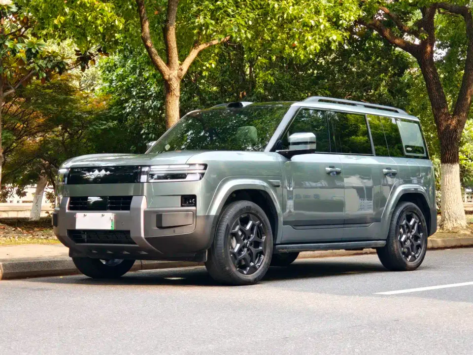 Fangchengbao Titanium 7 AWD Base Model 2025