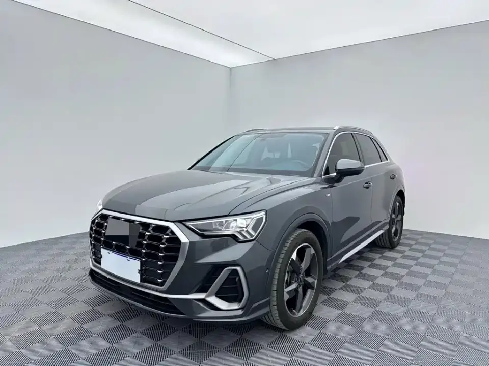 Audi Q3 35 TFSI Fashion Dynamic (1.4T) 2022