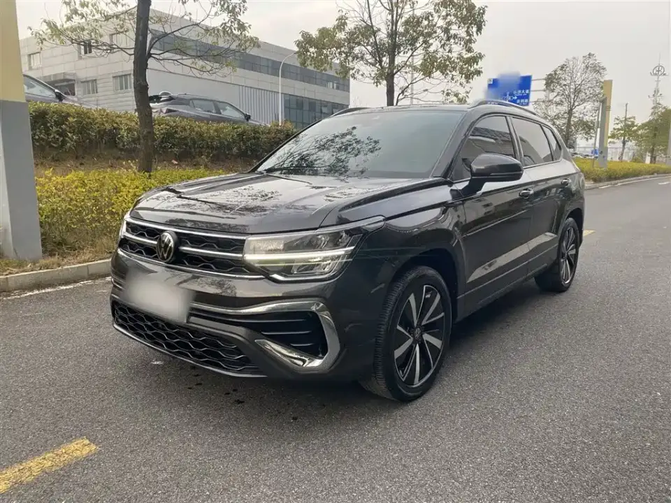 Volkswagen Tharu 300TSI 2WD Bright Moon Edition 2024