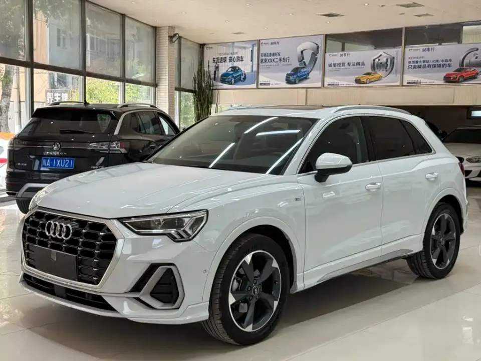 Audi Q3 35 TFSI Fashion Dynamic (1.4T) 2023