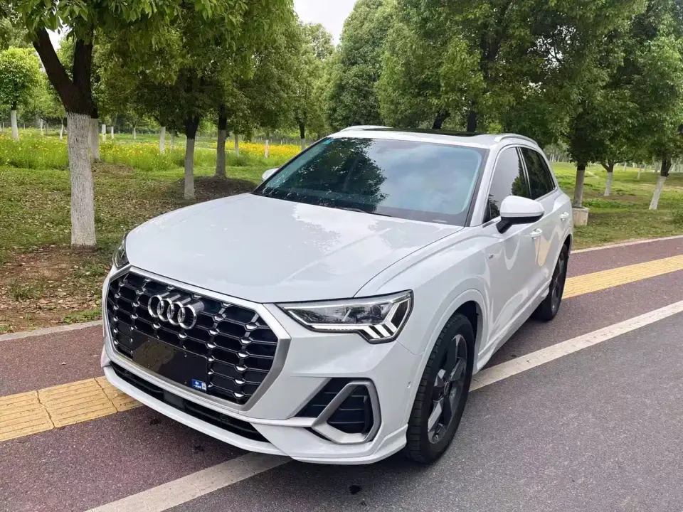 Audi Q3 35 TFSI Fashion Dynamic (1.4T) 2023