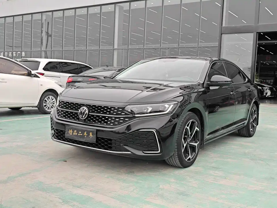 Volkswagen Passat 330TSI Starlight Elite Edition 2023