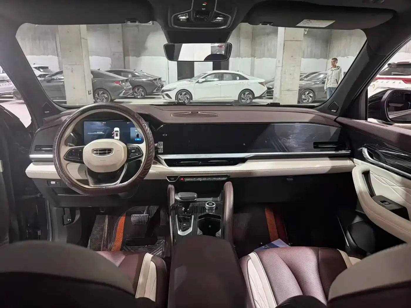 Geely Xingyue L 2.0TD High-Power AWD Premium 2021 — фото 6