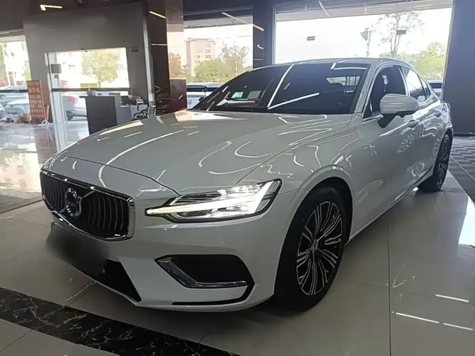 Volvo S60 B4 Smart Vision Luxury Edition 2022