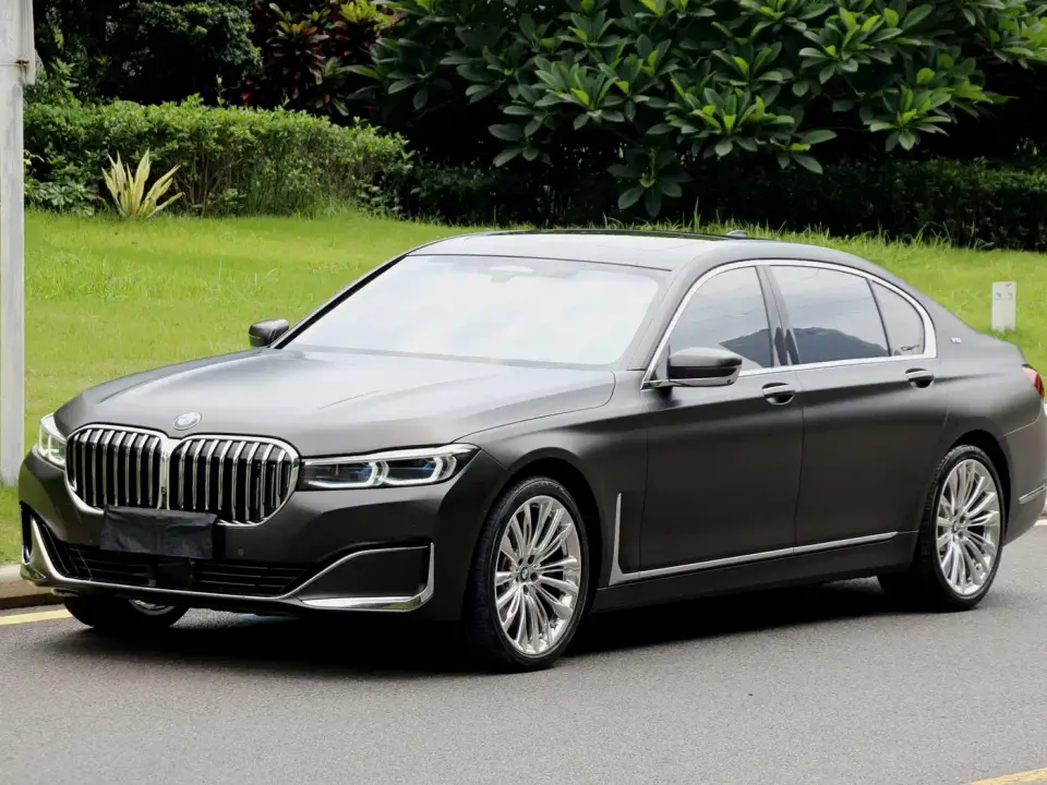 BMW 7 Series M760Li xDrive V12 Sport Package 2020