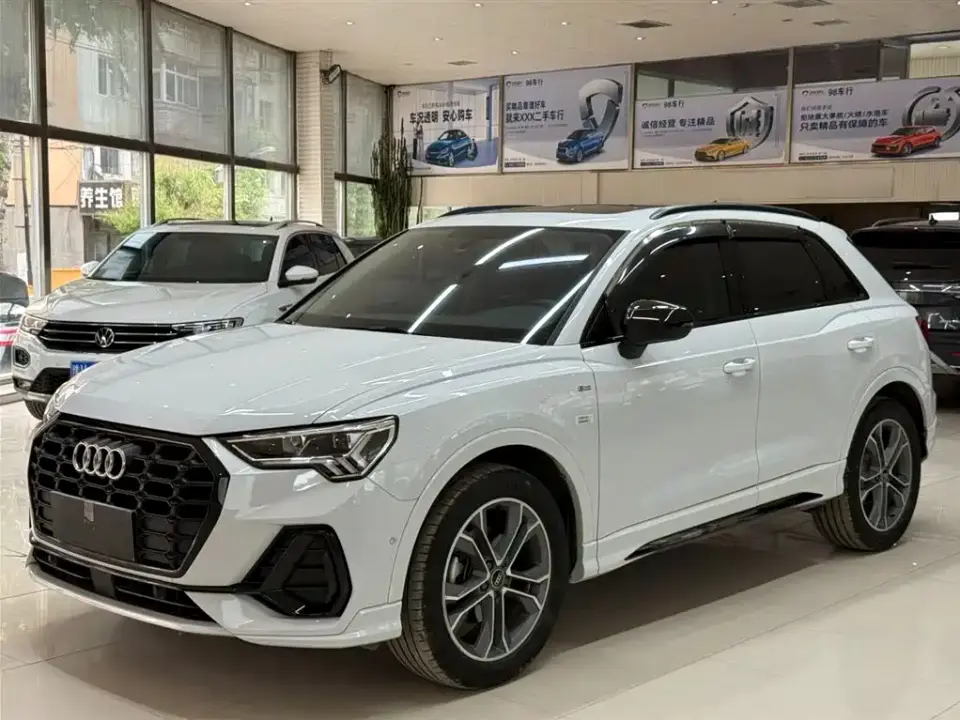 Audi Q3 35 TFSI Fashion Dynamic (1.4T) 2023