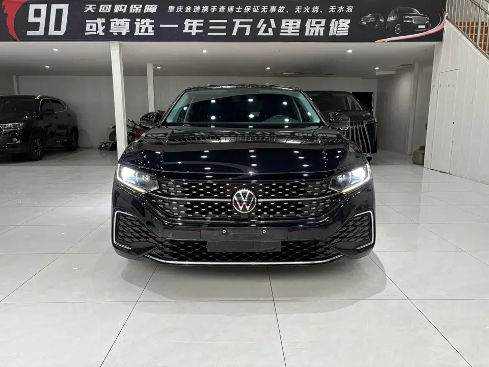 Volkswagen Passat 330TSI Starlight Elite Edition 2023