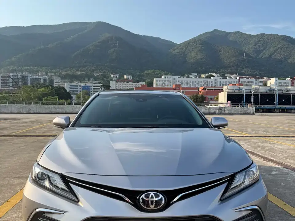 Toyota Camry 2.0G Luxury Edition 2023