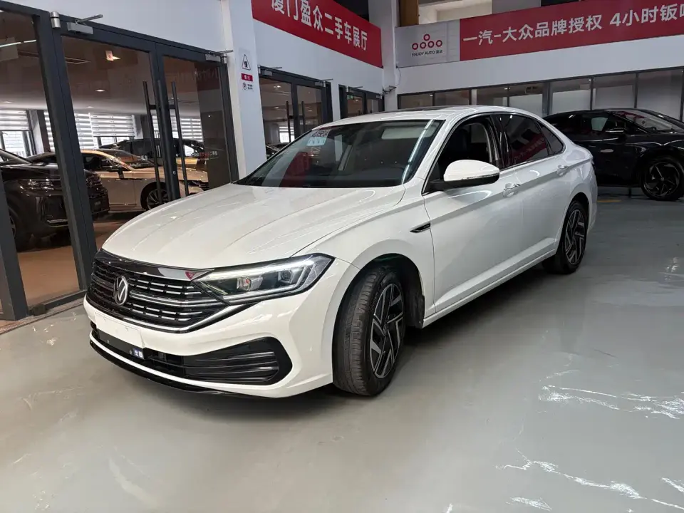Volkswagen Sagitar 280TSI DSG Surpassing Edition 2022