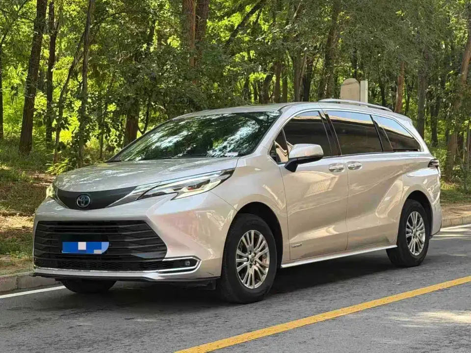 Toyota Sienna 2.5L Hybrid Comfort Edition 2023