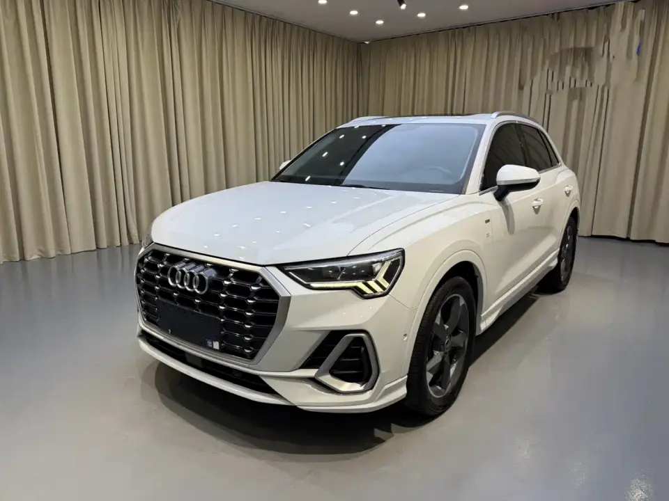 Audi Q3 35 TFSI Fashion Dynamic (1.4T) 2023