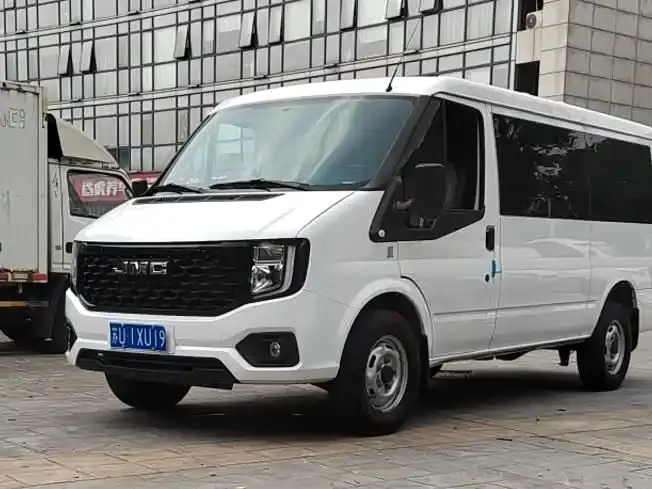 Jiangling JMC Fushun Model 2.0T 6MT Diesel Medium Wheelbase Low Roof Commercial MPV 5/6 Seats 2025