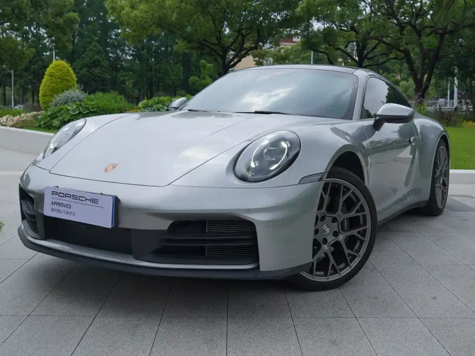 Porsche 911 Carrera 3.0T 2025